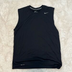 Men’s sleeveless athletic shirt. Size M